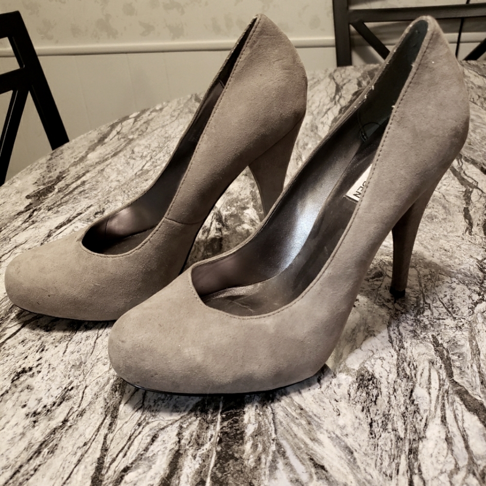 Steve Madden size 9 gray heels